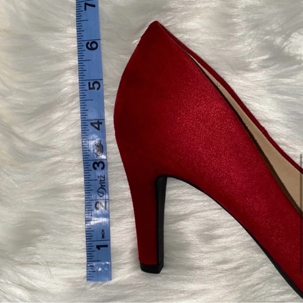 Size 10 Y-Not women’s high-heeled dress pumps - Picture 3 of 3